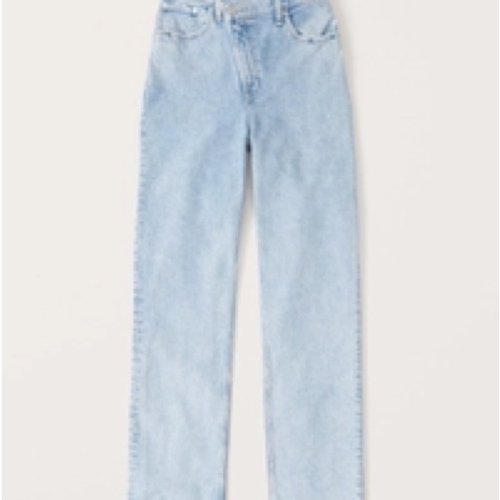 A&F Ultra High Rise 90s Straight Jean